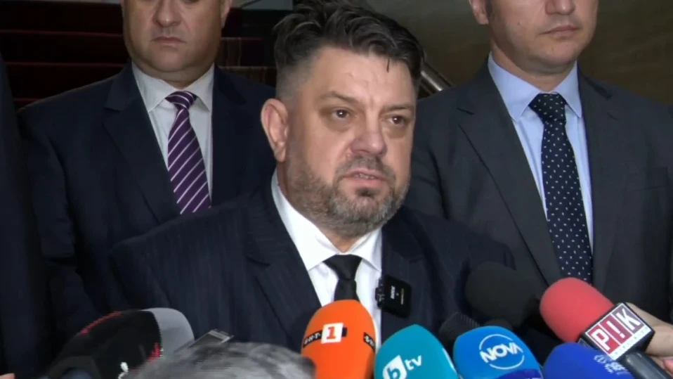 Зафиров оттегли регистрацията на БСП, направена вчера от упълномощените от Нинова