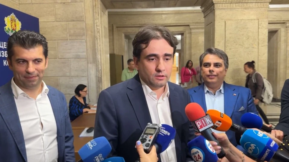 ПП-ДБ внесоха документи за регистрация в ЦИК за предстоящия вот