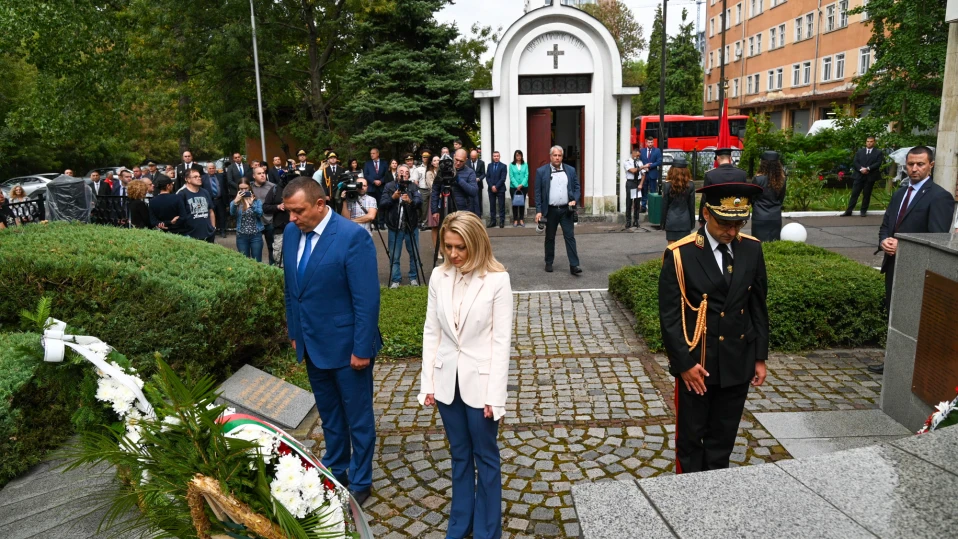 Зам.-министър Тони Тодоров към пожарникарите: С ежедневния си труд изграждате мост на високо обществено доверие (СНИМКИ)