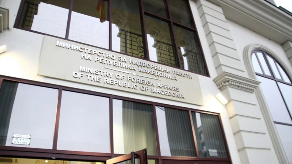 Македонското МВнР е поискало обяснения от посланика ни заради снимка на Радев и Силяновска