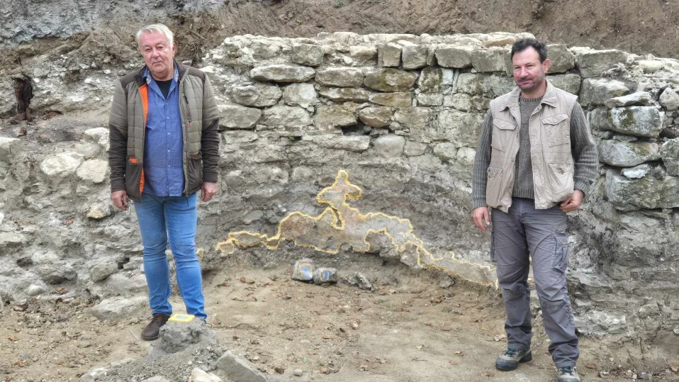 Археолозите проф. Хитко Вачев и Илиян Петракиев откриха манастира на Св. Теодосий Търновски край Велико Търново