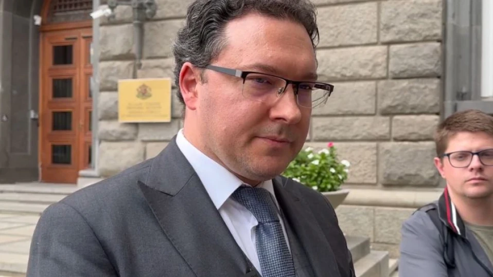 "В Европа моментално се взима главата на министър": Даниел Митов коментира обидите на вицепремиера на РСМ (ВИДЕО)