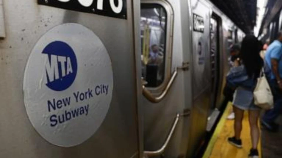 Tийнейджърка подкарала влак в метрото на Ню Йорк за удоволствие