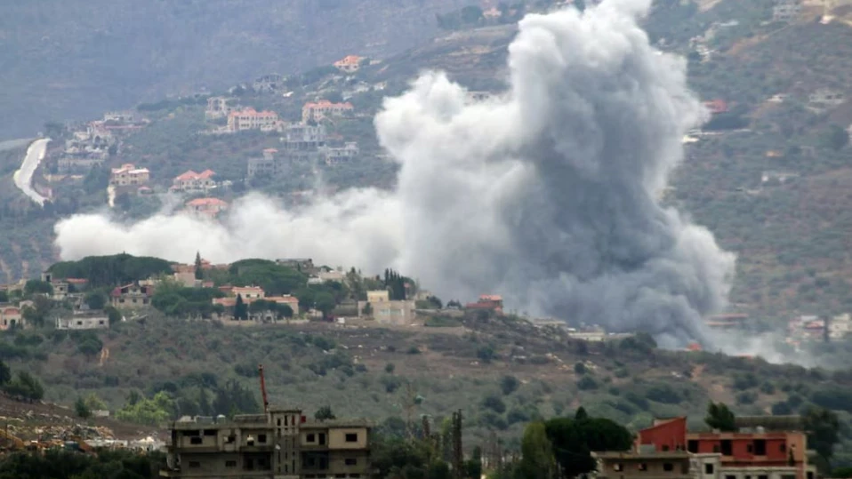 Израел и "Хизбула" продължават да се обстрелват през границата