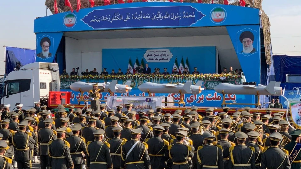 Иран показа нов дрон камикадзе с обсег до 4000 км