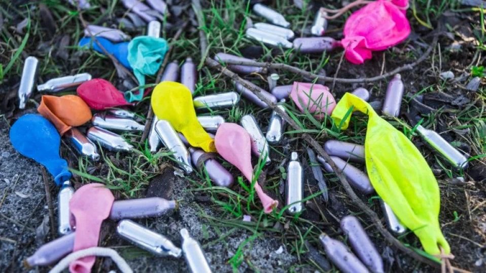 Расте броят на зависимите от райски газ