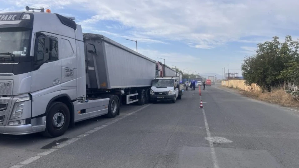 Микробус уби мъж и жена в Бургас