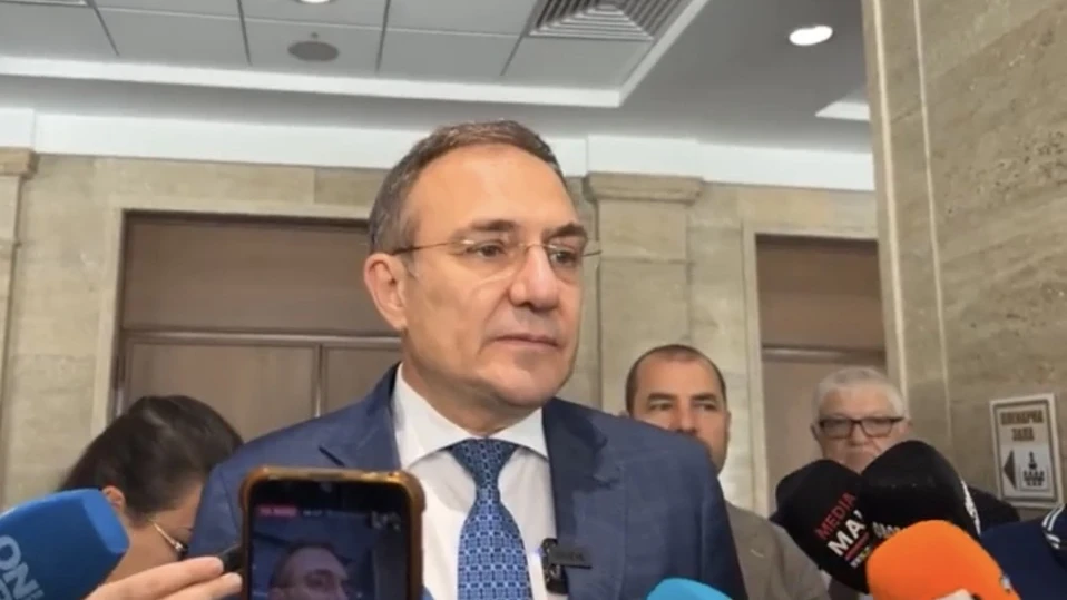 Гуцанов: Най-вероятният вариант е да има правителство, което да е един вид сборен кабинет във вид на експерти