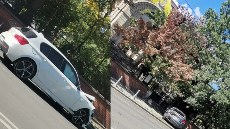 Зрелищна катастрофа между БМВ и Ауди пред гробницата на Батенберг 