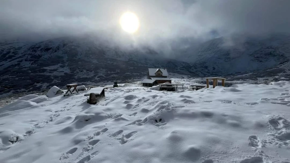 Сняг падна и при хижа „Мусала“