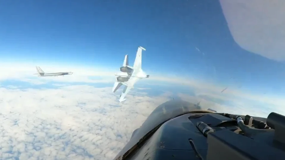The WarZone: Руски Су-35 показа „удар с глава" на американски F-16 от много близко разстояние (ВИДЕО+СНИМКИ)