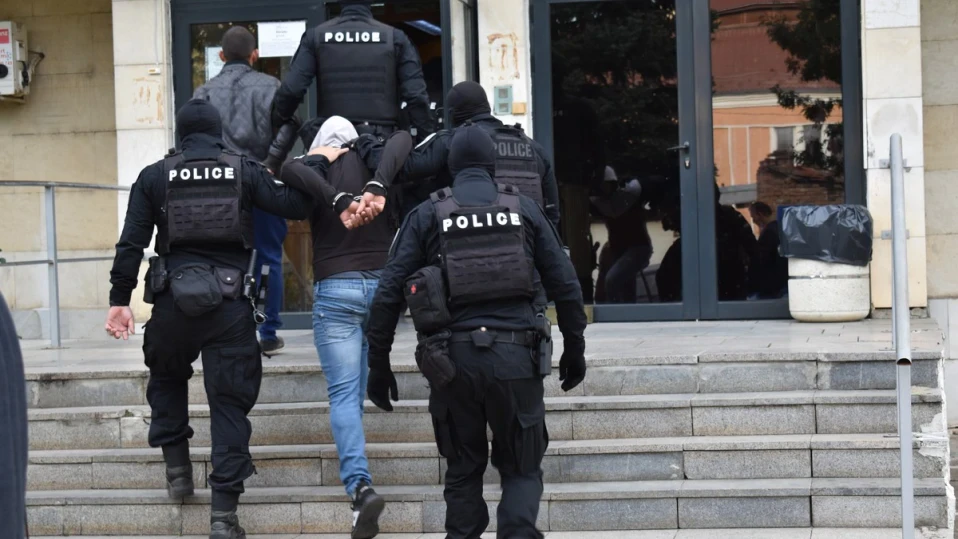 Продължават акциите за противодействие на престъпленията, свързани с политическите права на гражданите (СНИМКИ)