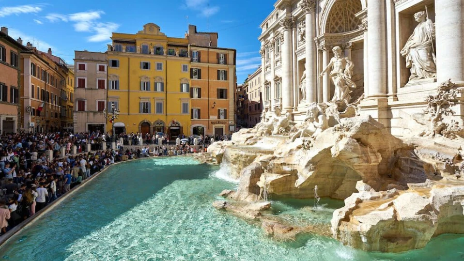 Фонтанът „Треви“ в Рим от догодина с входен билет