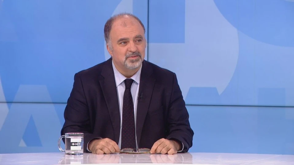 Двама от Министерство на културата са замесени в схемата за източване на средства, каза министър Тодоров