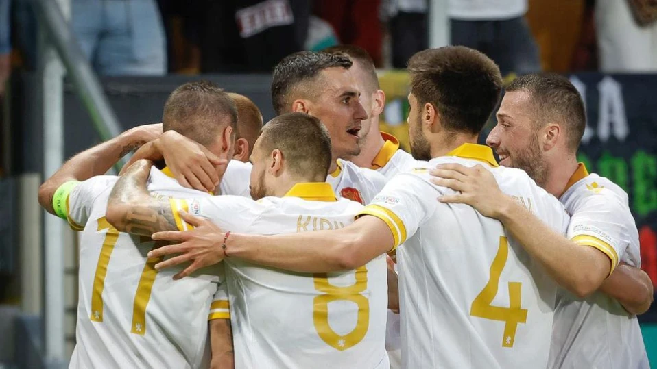 Над 14 000 пеят "Клетва" заедно с химна на мача с Люксембург в памет на Кирил Маричков