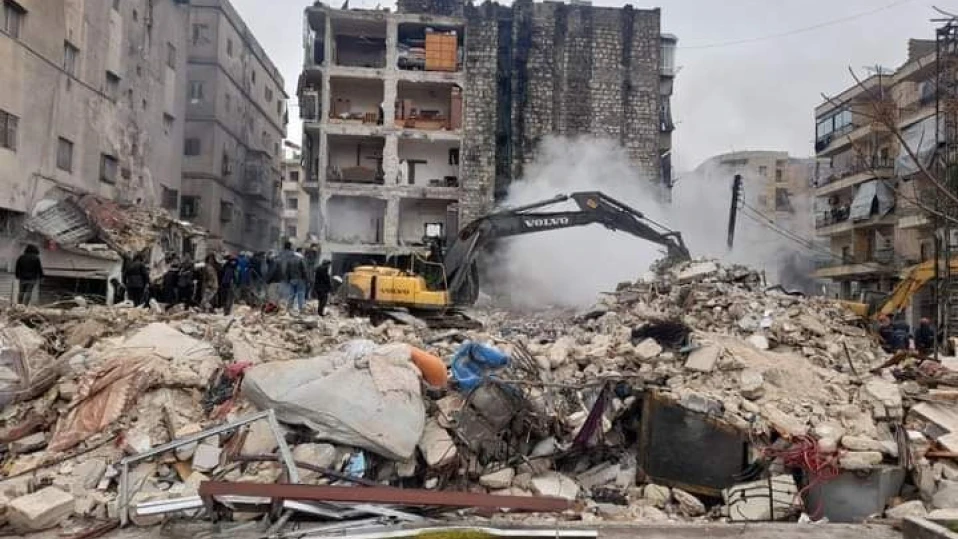 Има частично разрушени сгради след земетресението в Турция