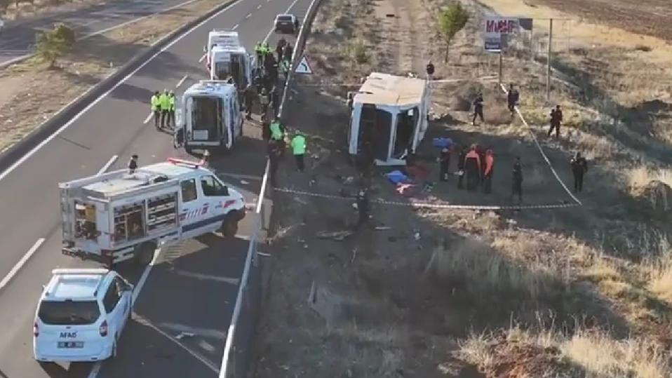 Шестима загинали и 25 ранени при автобусна катастрофа в Турция (ВИДЕО)