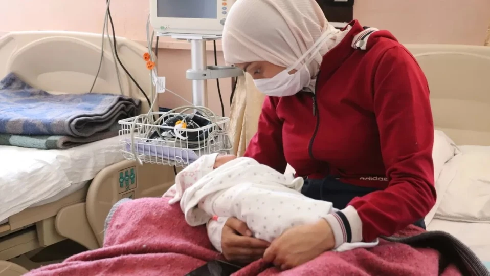 В Турция затвориха 9 болници и обвиниха 47 души след случаи с починали бебета