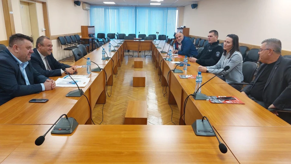 БСП на среща с полицейските синдикати: Пагубно би било да не се приеме Бюджет 2025