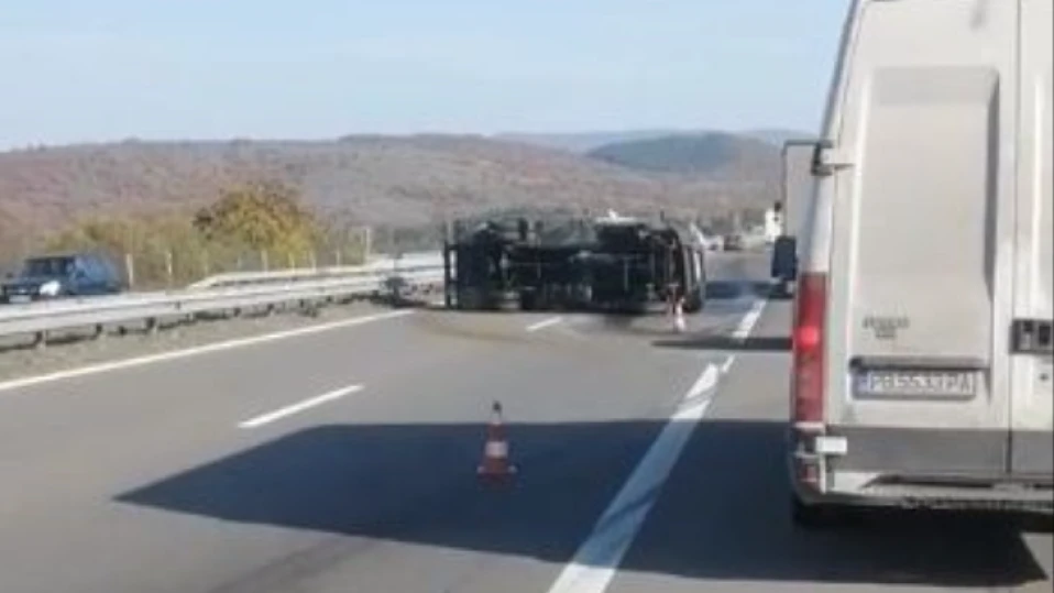 Верижна катастрофа с автобус на магистрала "Тракия"
