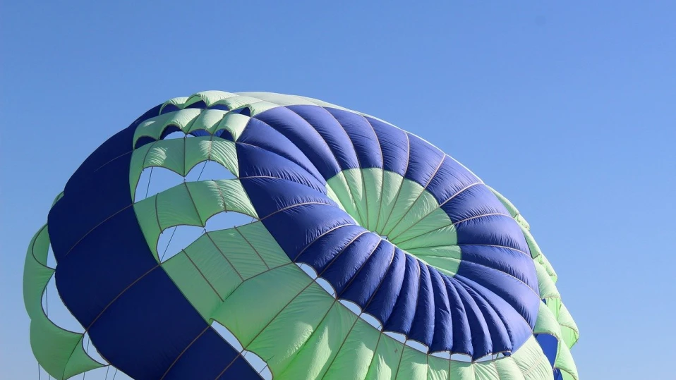 Собственикът на балона, от който са скочили парашутистите край Ботевград, се изправя пред съда