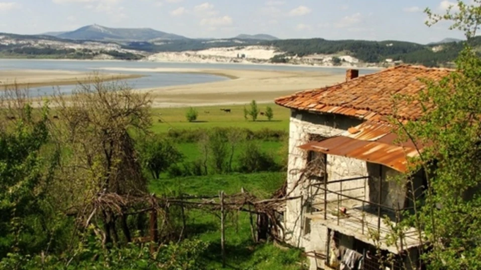 Euronews: Някои възрастни избиратели в селските райони на България не могат да стигнат до избирателните секции