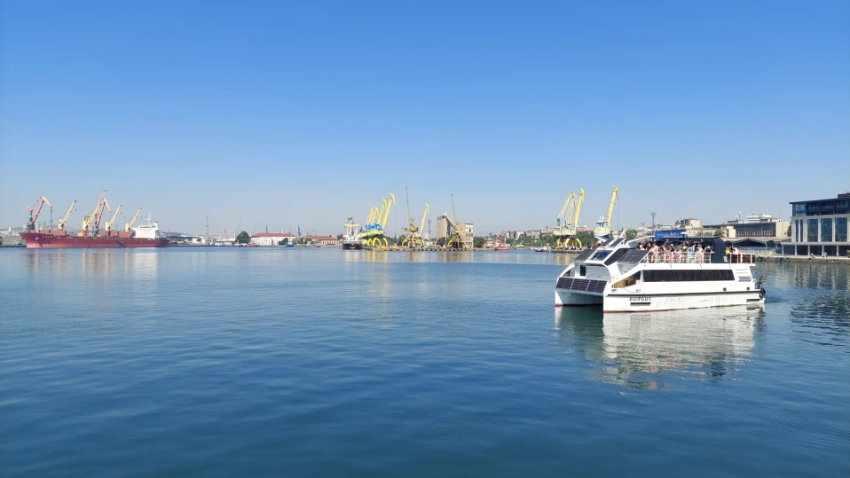 Круиз с катамаран до острова на Бургас