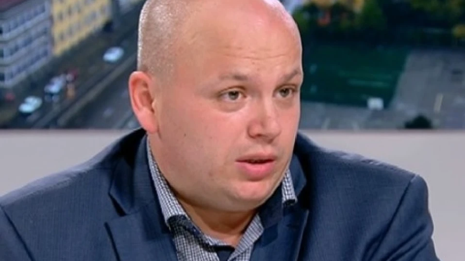 БСП се надига с 32 000 гласа отгоре, заяви Александър Симов