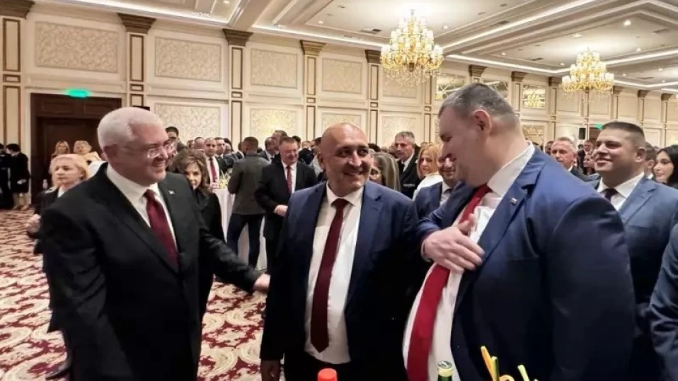 Председателят на ДПС Делян Пеевски поздрави посланик Уянък за 101 години от основаването на Република Турция