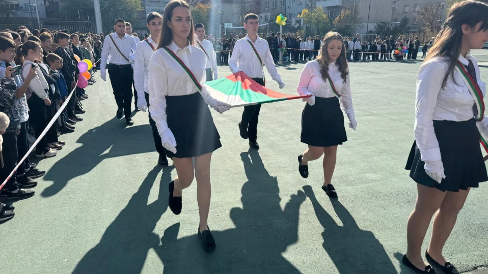Откриха нова училищна сграда за 250 ученици в Благоевград (СНИМКИ)