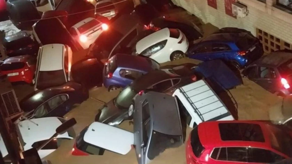 Българки за ада във Валенсия: Mомощта от властите дойде след 2-ия ден, доброволците сами се организираха