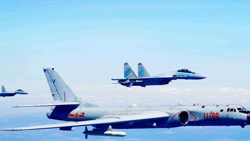 Military Watch Magazine: Китайски военноморски учения разкриват два нови оперативни изтребителя