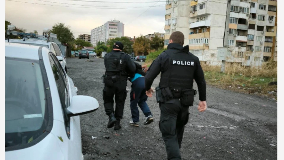 Заловиха 17-годишен бандит, ограбил две жени и момиче в Стара Загора