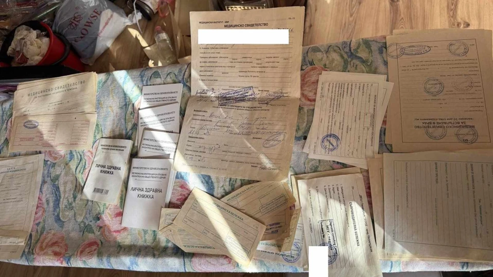 Спипаха медицинска сестра, изготвяла фалшиви здравни документи