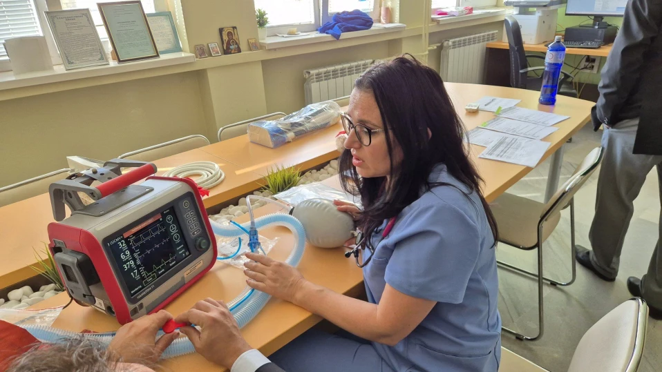 "Умен" апарат за обдишване получи УМБАЛ "Александровска" (СНИМКИ)