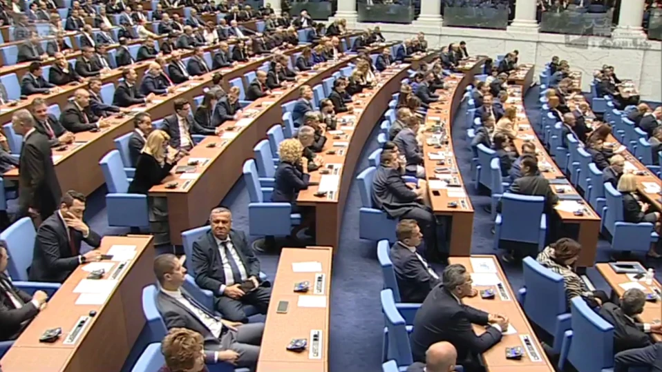 Не избраха от първия опит председател на 51-вия парламент