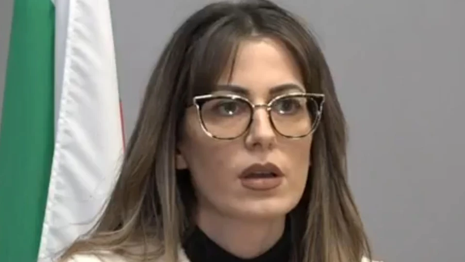 Софиянец наряза жена си с макетно ножче (обзор)