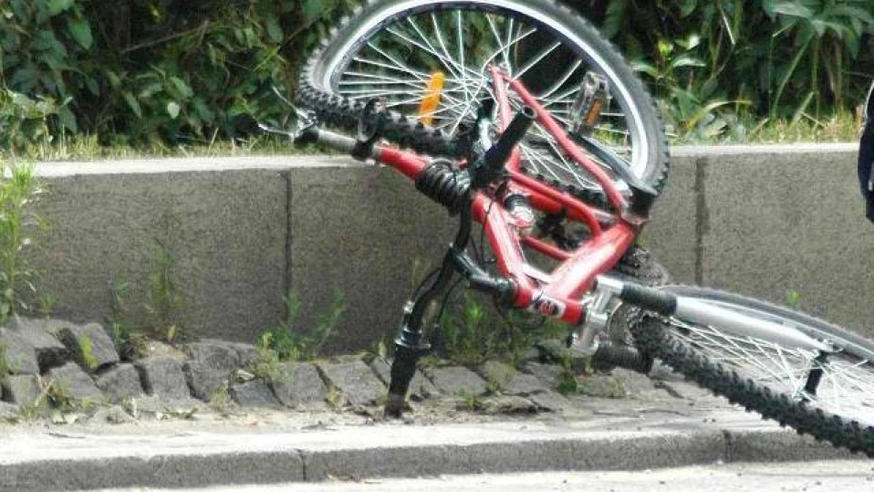 Кола блъсна велосипедист в Монтанско