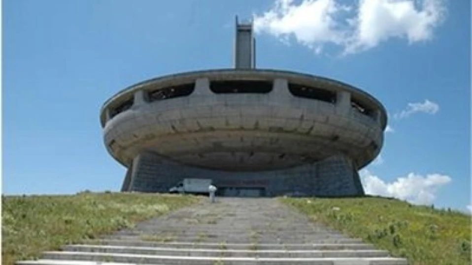 Ниска избирателна активност провали референдума за Бузлуджа