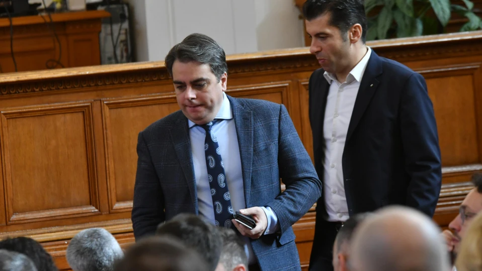 От МРРБ опровергаха Асен Василев: ПП не са искали сграда, а два имота