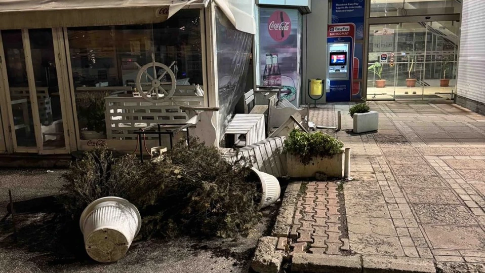 Червен код за опасно силен вятър във Видин и Монтана