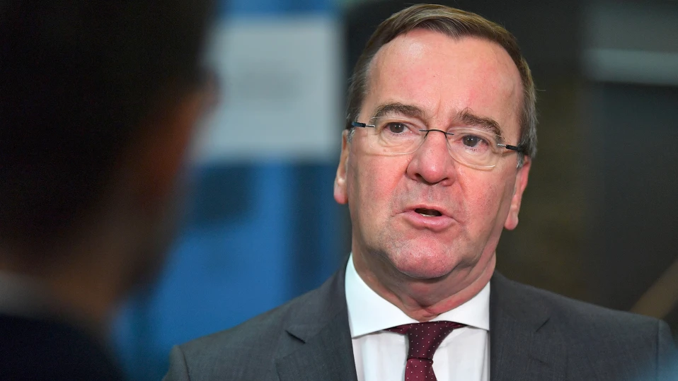 Европа е изправена пред дългосрочна руска заплаха, предупреди германският военен министър