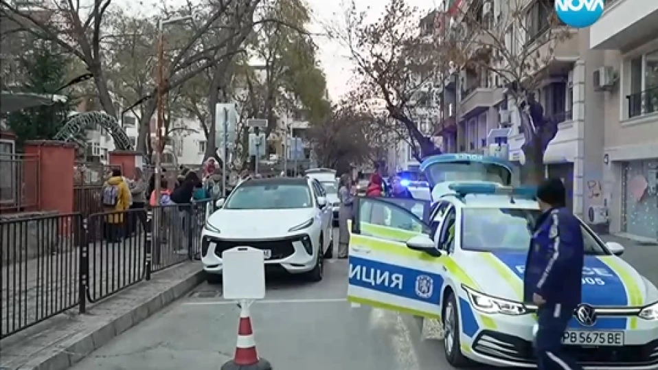 Полицаи се включиха в благотворителна инициатива на деца от Пловдив