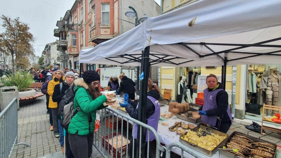 Готвят с 3 тона риба за Никулден в Бургас