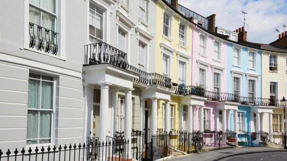 Цените на жилищата в Обединеното кралство растат с най-бързия темп от две години