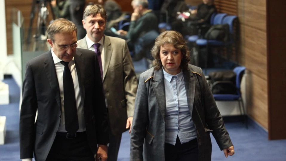 Доц. Наталия Киселова свика извънредно заседание на парламента с точка единствена