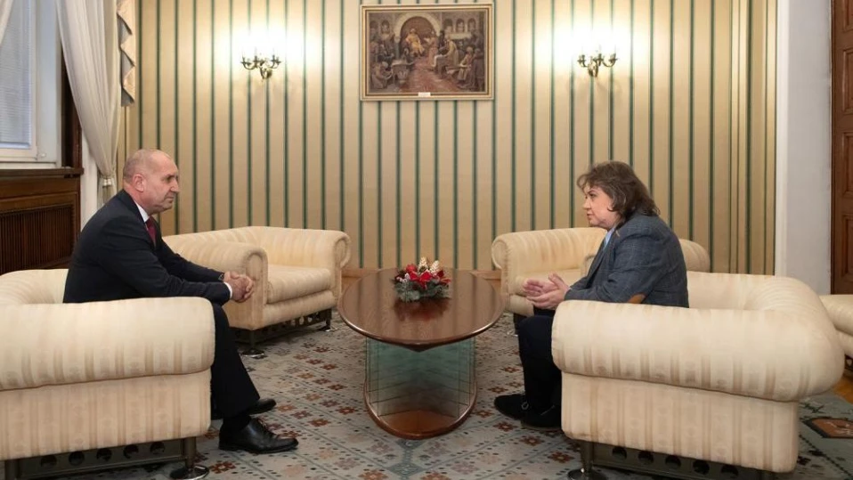 Румен Радев и доц. Наталия Киселова обсъдиха диалога между институциите