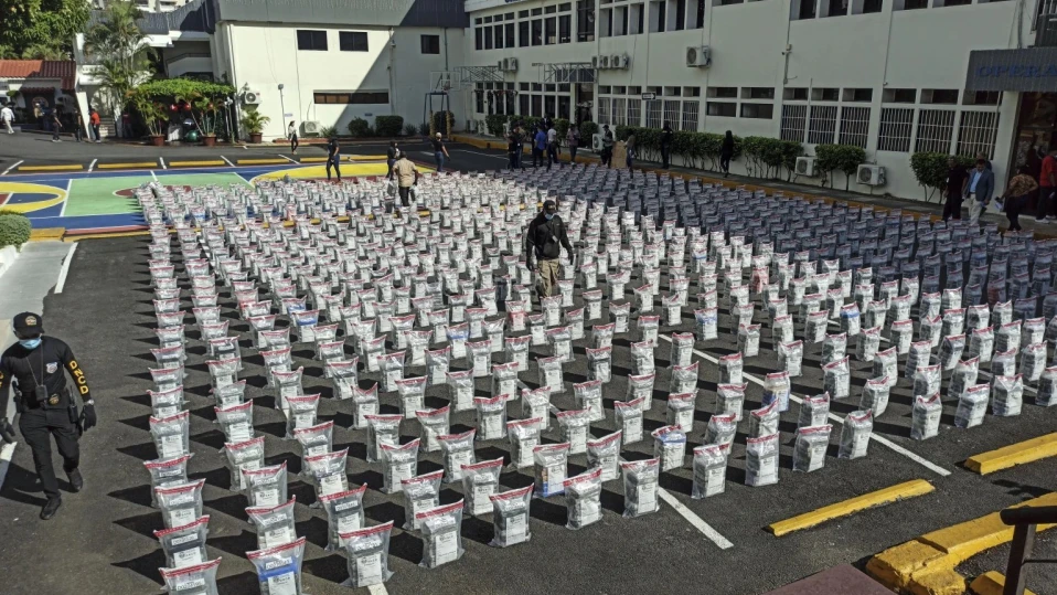 В Доминиканската република иззеха рекордните 9,5 тона кокаин, укрити в пратка банани