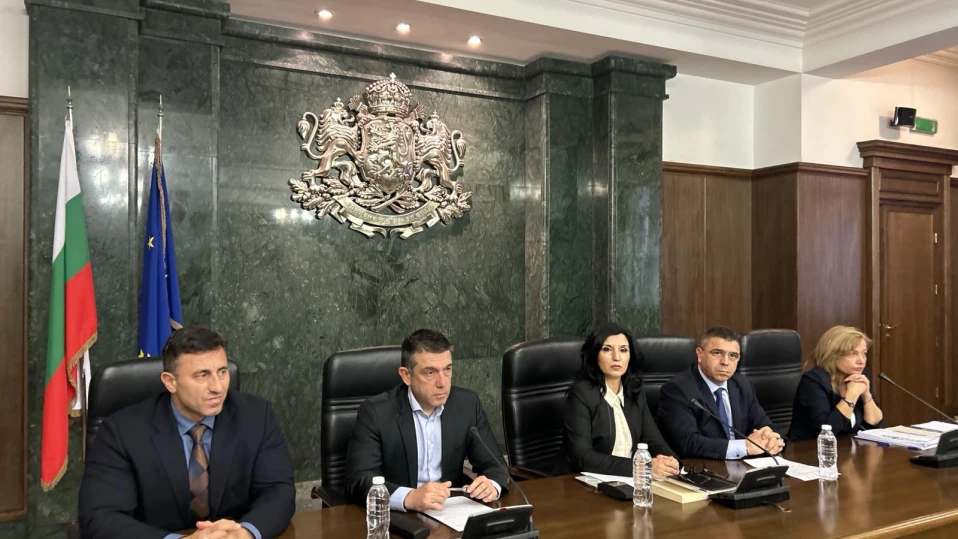 Разбиха контрабанда на дизелово гориво в огромни количества