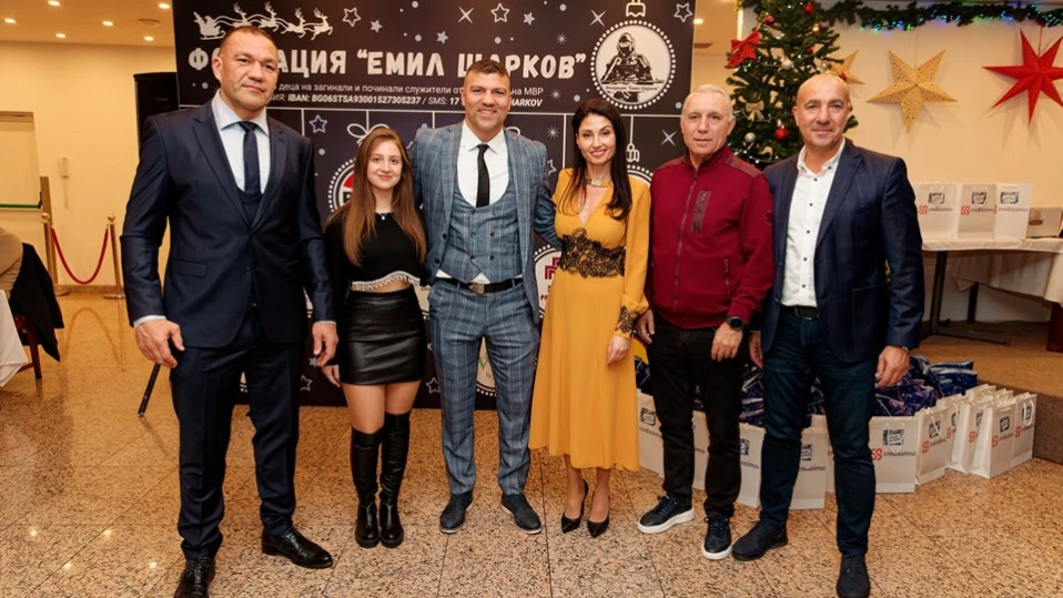 Стоичков, Балъков, Тервел и Кобрата подкрепиха децата на загинали служители на МВР